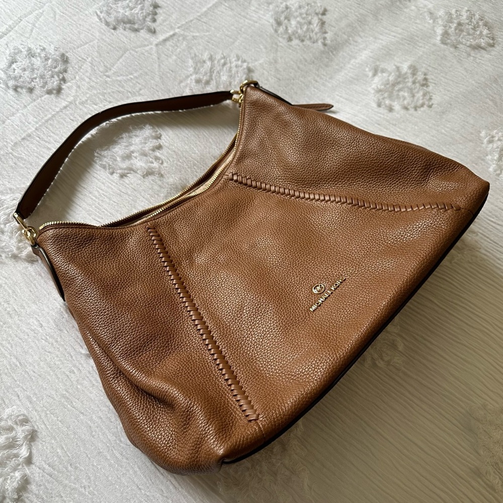 EUC MICHAEL KORS LEATHER HOBO